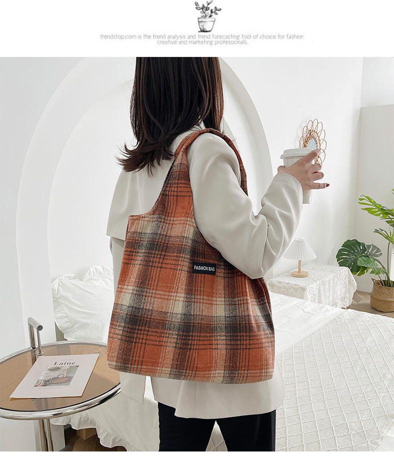 New Korean-style retro versatile and artistic tote bag for women in autumn and winter 2022, thickened woolen checkered pattern, single-shoulder bag undefined