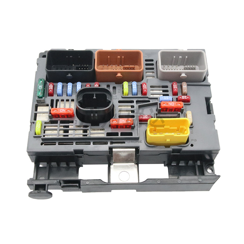 9664706380 es adecuado para la caja de fusibles de automóviles Citroën al por mayor de puntos transfronterizos