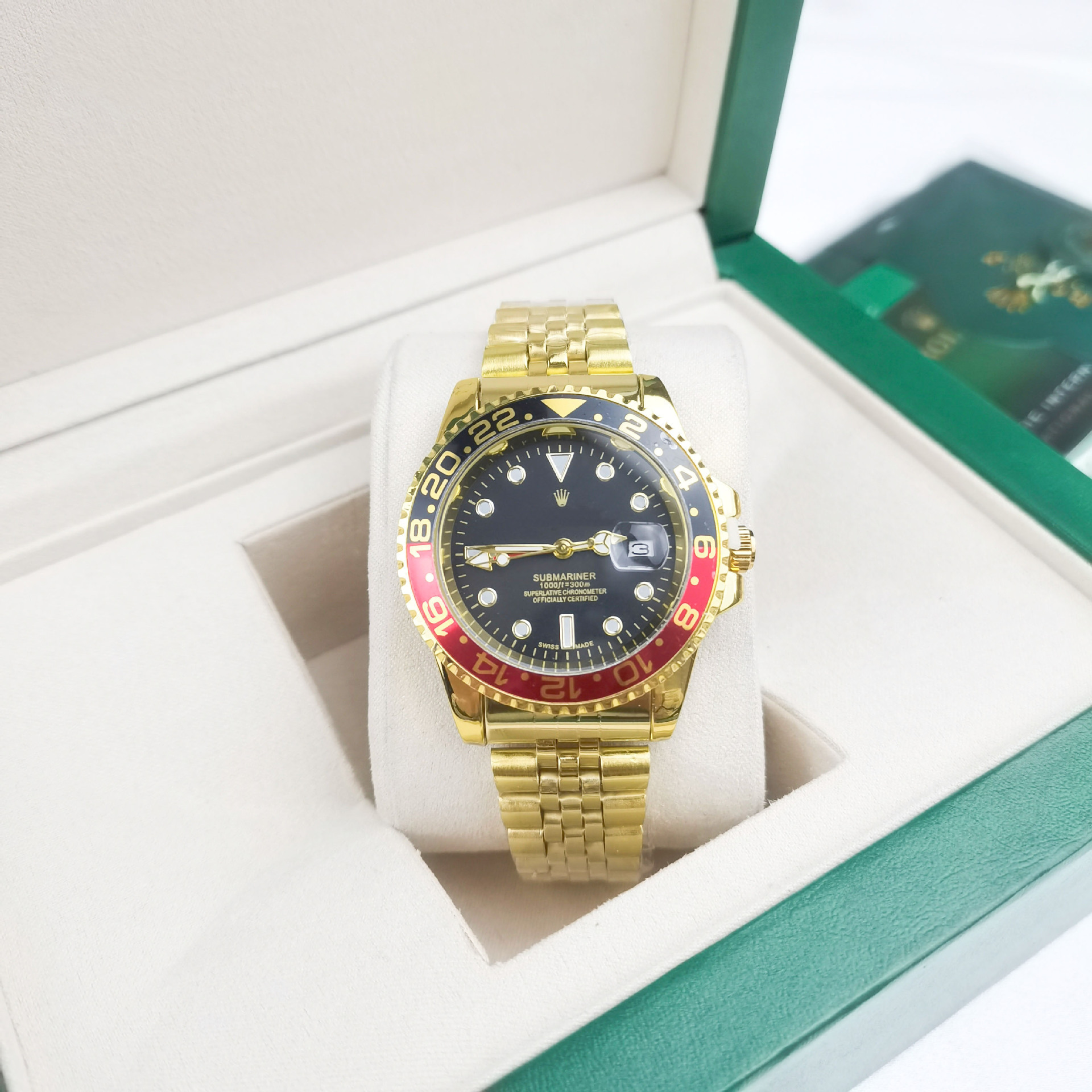 Four-pin coke circle, five baht gold, black and red circle, black surface