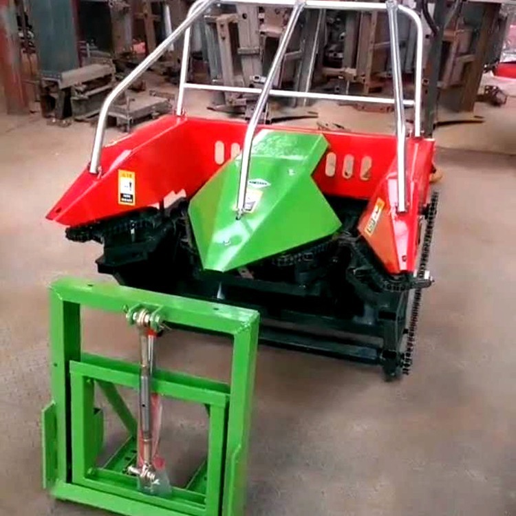 起龙玉米收割机手扶车配套使用秸秆粉碎玉米去皮一体机效果好实用