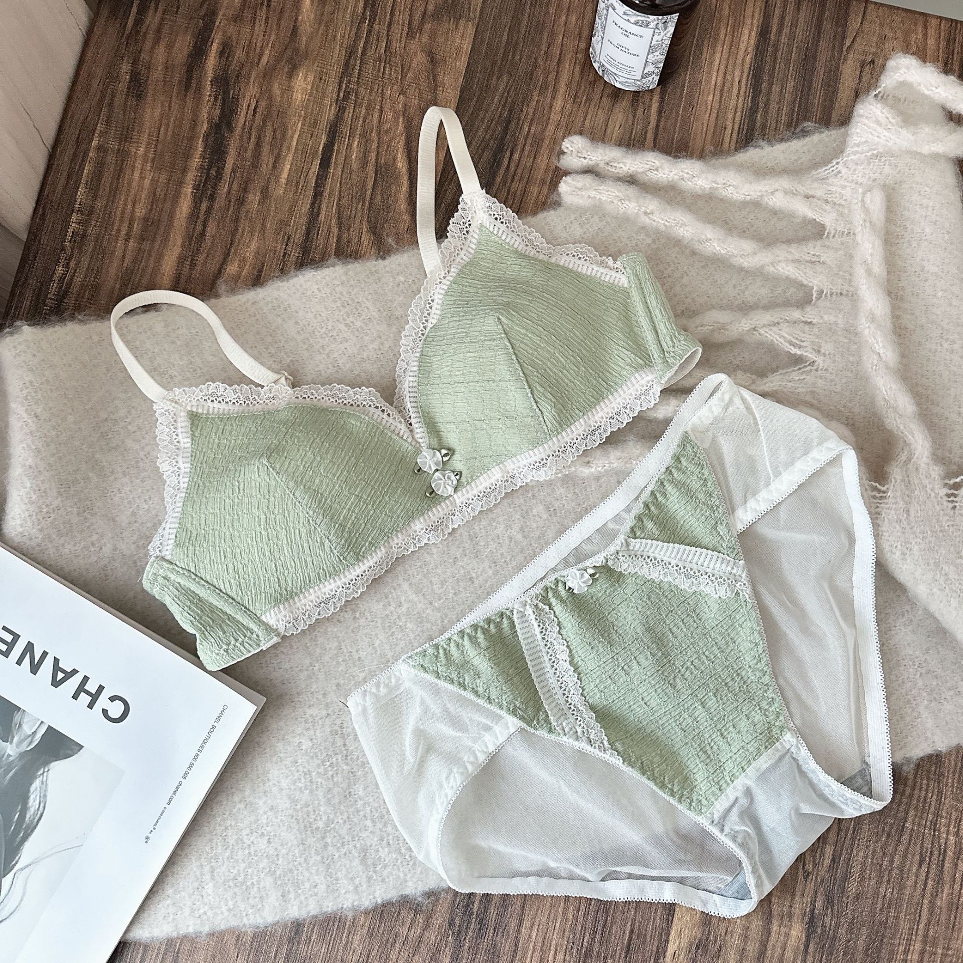 Ropa interior de encaje ligero para niña reunida sin anillo de acero, copa fija, recolección lateral de leche auxiliar, sujetador de soporte superior anti-caída