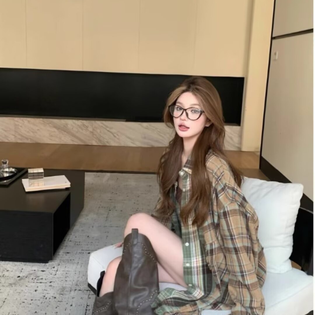 틈새 스트리트 체크 무늬 탑과 스트라이프 재킷이 포함된 남성 및 여성용 캐주얼하고 레이지 컬러 블록 체크 무늬 셔츠