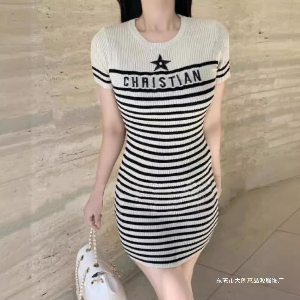 针织连衣裙夏季新款百搭条纹短袖减龄小众设计薄款修身可外穿