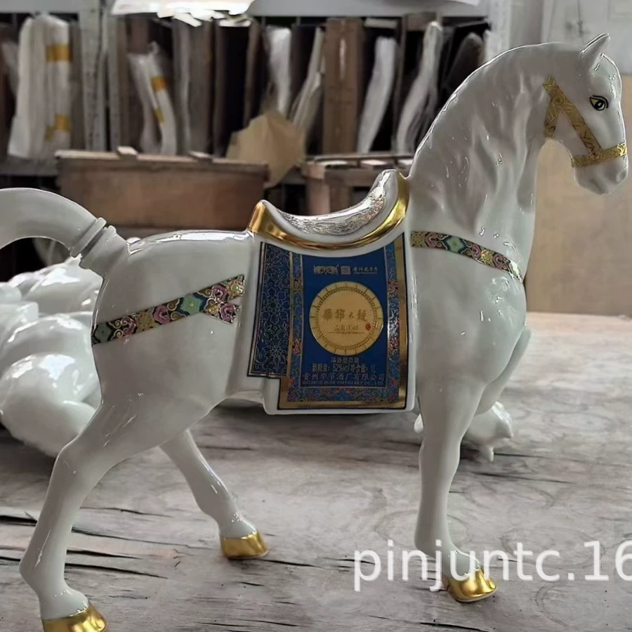 Керамическая бутылка для вина Цзиндэчжэнь, пустая фляга, 1.5kg комплекта, Королевская лошадь, домашний подарок, украшение для винного шкафа, винная банка, зодиакальная лошадь