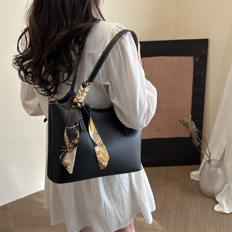 Hot-Selling Women's Bags, Korean Niche Retro Tote Bags, Large-Capacity Shoulder Crossbody Handbags, New Versatile Models for Women
