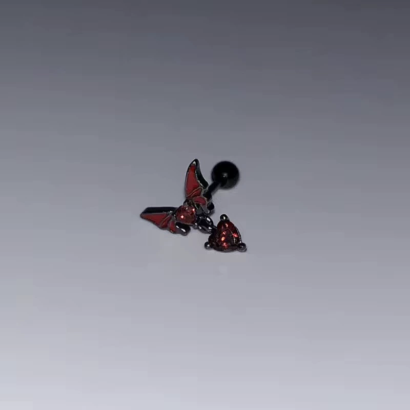 Темная Spider Red Zircon призрак коготь ухо кость ногти сладкие и крутые персональные гот любовь крылья кохлеаров ногти серьги