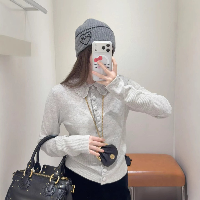 Chlo26 Spring New Style Light Gray Wool Breathable Soft Handmade Crochet Collar Single-Breasted Versatile Knitted Women's Top Chlo26 Spring New Style Light Gray Wool Breathable Soft Handmade Crochet Collar Single-Breasted Versatile Knitted Women's Top