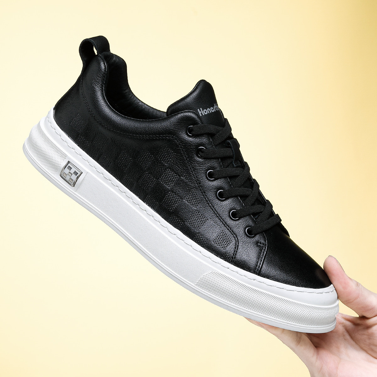 Genuine leather sneakers men's casual leather shoes men's lace up leather shoes men's first layer of cowhide comfortable versatile black shoes trendy_voghion.com