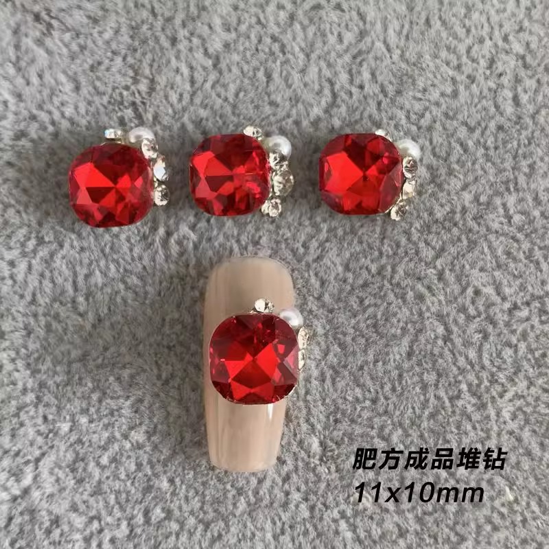 Red pile of diamonds [fei square] single