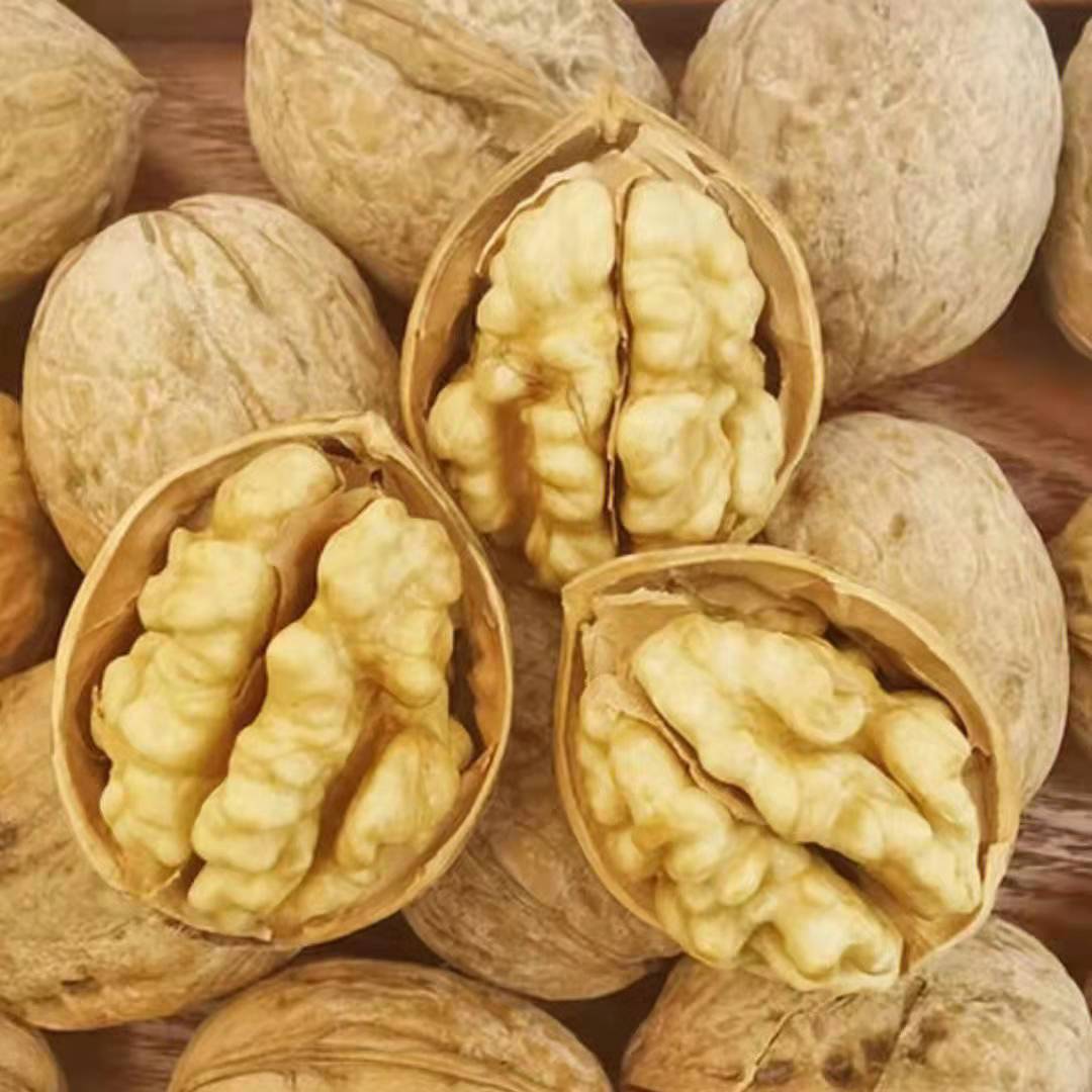 On behalf of Xinjiang 185 paper-skinned walnuts wholesale 500g thin-skinned hand-peeled Aksu large walnuts paper-skinned raw walnuts