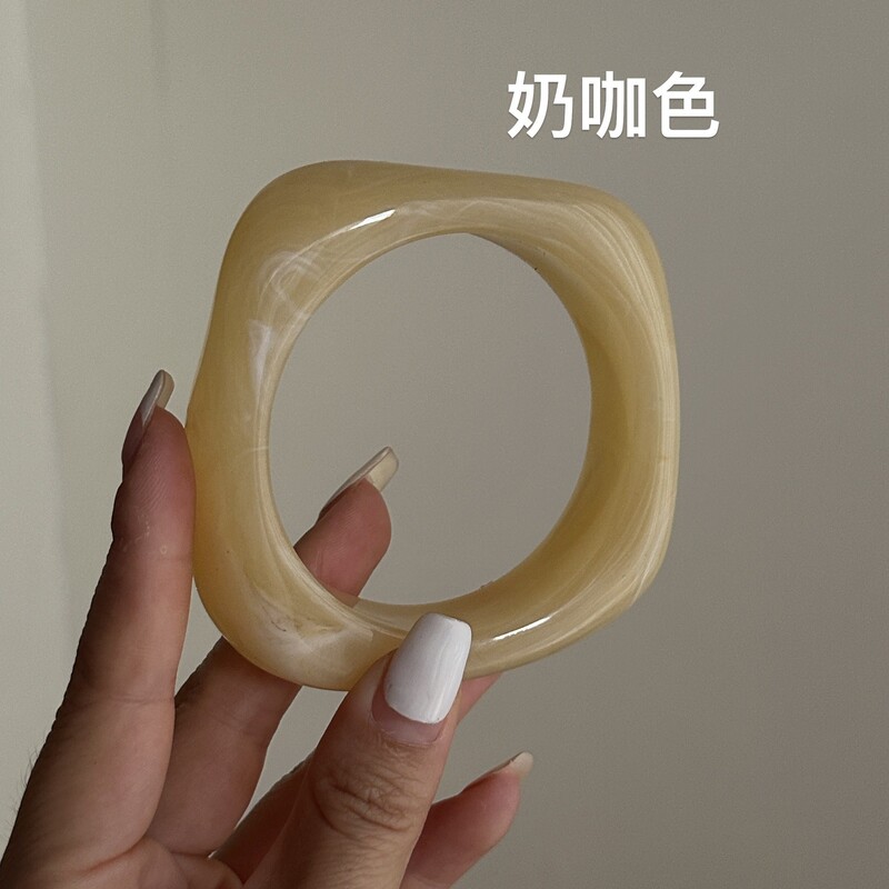 レトロハイエンド中古ブレスレット酢酸ニッチ不規則アクリルワイドブレスレット女性ニッチデザイン|undefined