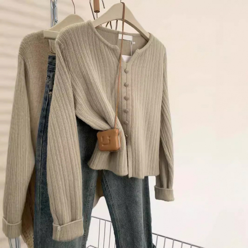 Autumn and Winter New Wool Knitted Shirt Women's Inner Waxy Soft Waxy Sweater Shoulder V-Neck Knitted Stylike Base Shirt Top