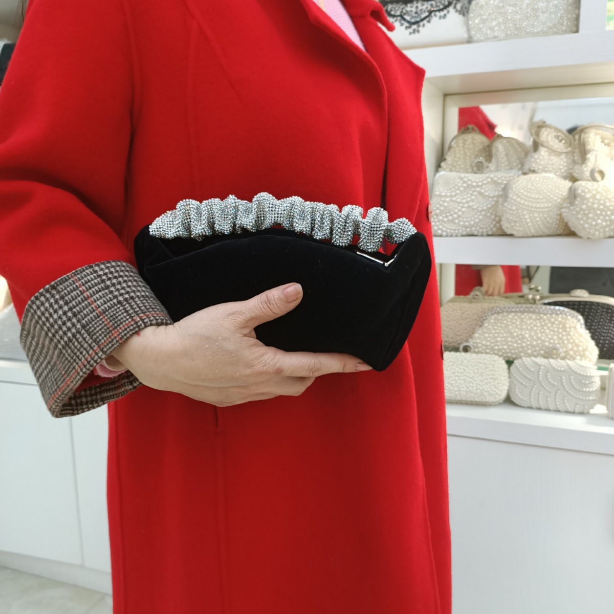 Bolso de las nuevas mujeres del estilo popular red rojo mismo estilo flash diamante bolsa de terciopelo negro rhinestone bolso noche banquete mano llevar