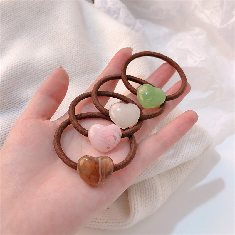 Acrílico amor cuerda de cabeza mujer simple nuevo diseño cuerda de cabello japonés y coreano temperamento atar cabello pequeña banda de cuero