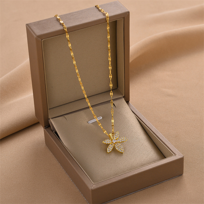 Collar de acero de titanio para mujeres simple y versátil estilo ligero de lujo nicho diseño de alta calidad no decoloración joyería de cadena de clavícula al por mayor