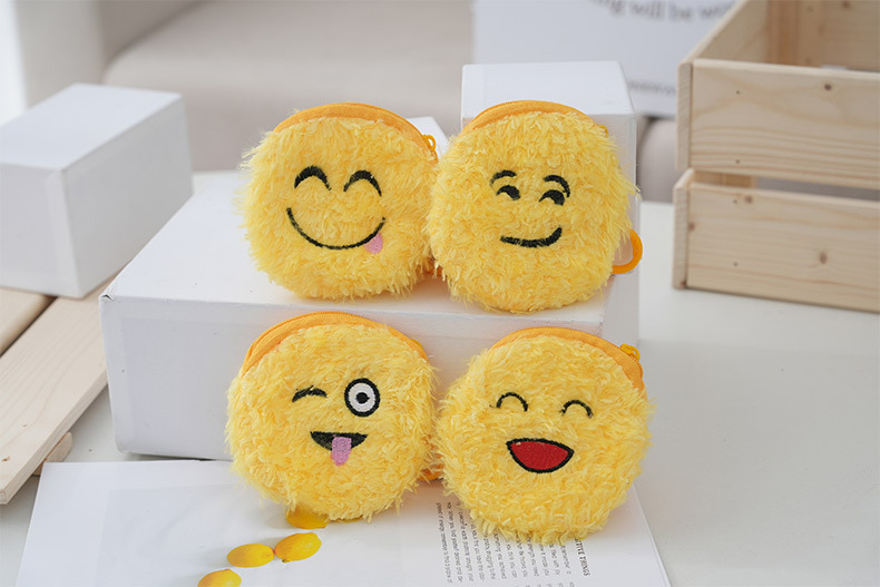 15g Weight Polyester Cotton Lining Material Harajuku Zipper Classic Cute Little Smile Face Change  Coin Bag Cute Plush Pendant Wholesale