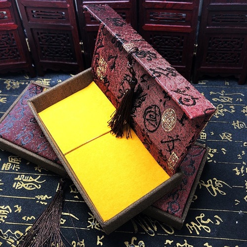 Wholesale Green Sandalwood and Purple Sandalwood Hair Comb Gift Box with Massage Comb Packaging Gift Box Retro Style Wood Comb Storage Box