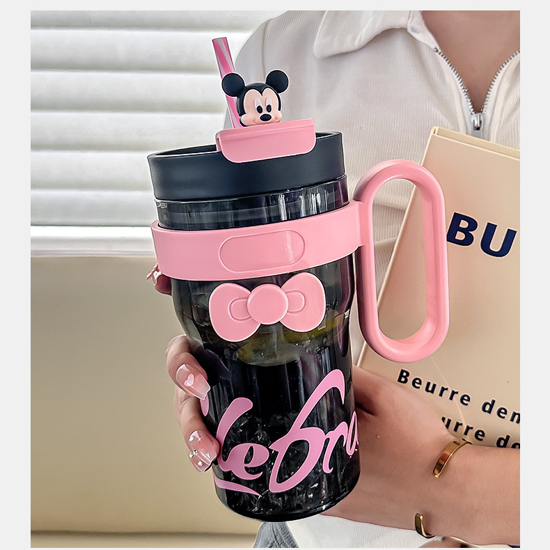 Taza de agua simple de mango de personalidad de material plástico creativo portátil doble bebida taza de paja de plástico taza de alto valor facial taza de estudiantes