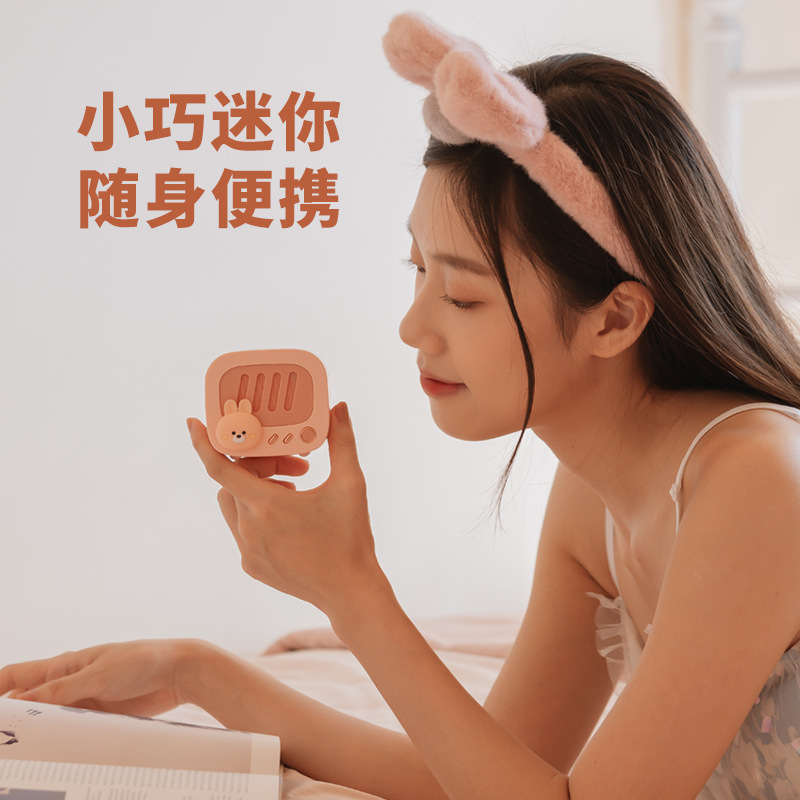 X 18を四捨五入してブルートゥーススピーカーをかわいがっています。|undefined