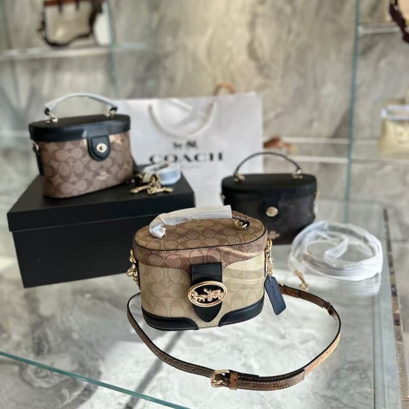 Coach's New Women's Bag Women's Handbag Trail Flip Box Bag European and American Retro Contrasting Color Cosmetic Bag