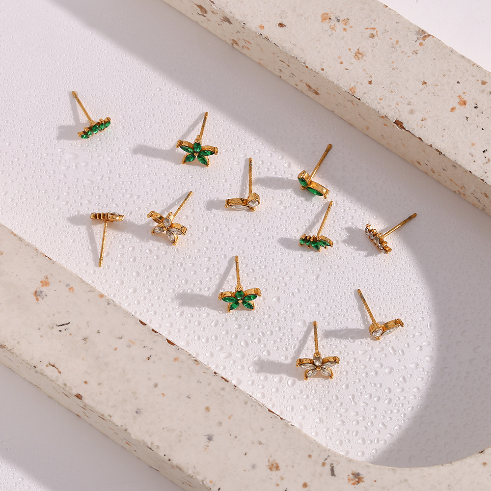 Simple Style Leaf Flower Inlay Stainless Steel Zircon Gold Plated Ear Studs display picture 2