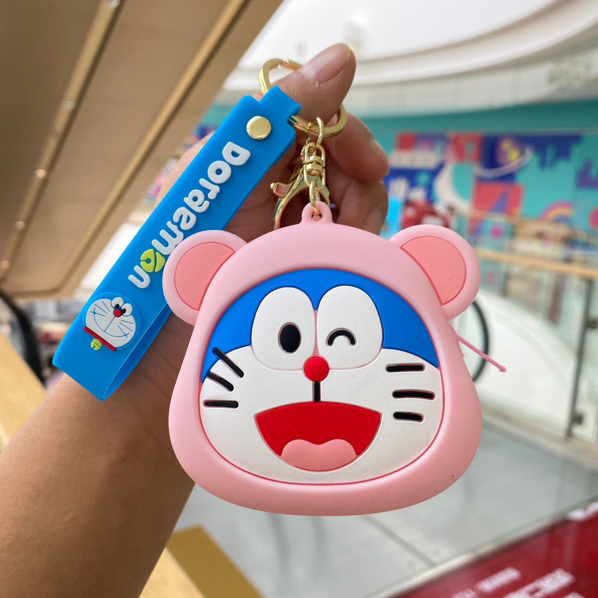 サンリオの小銭入れのキーホルダーが可愛いです。