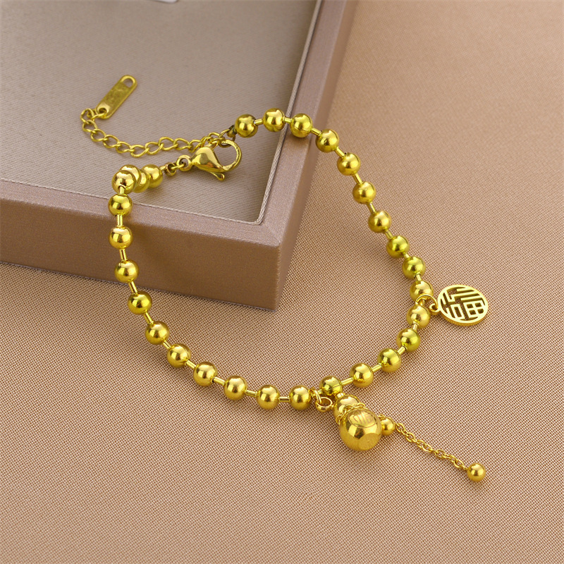 Ventas transfronterizas calientes de acero de titanio pulsera de acero de titanio mujer no desvanecerse colgante de estilo de alto nivel joyería de pulsera de diseño