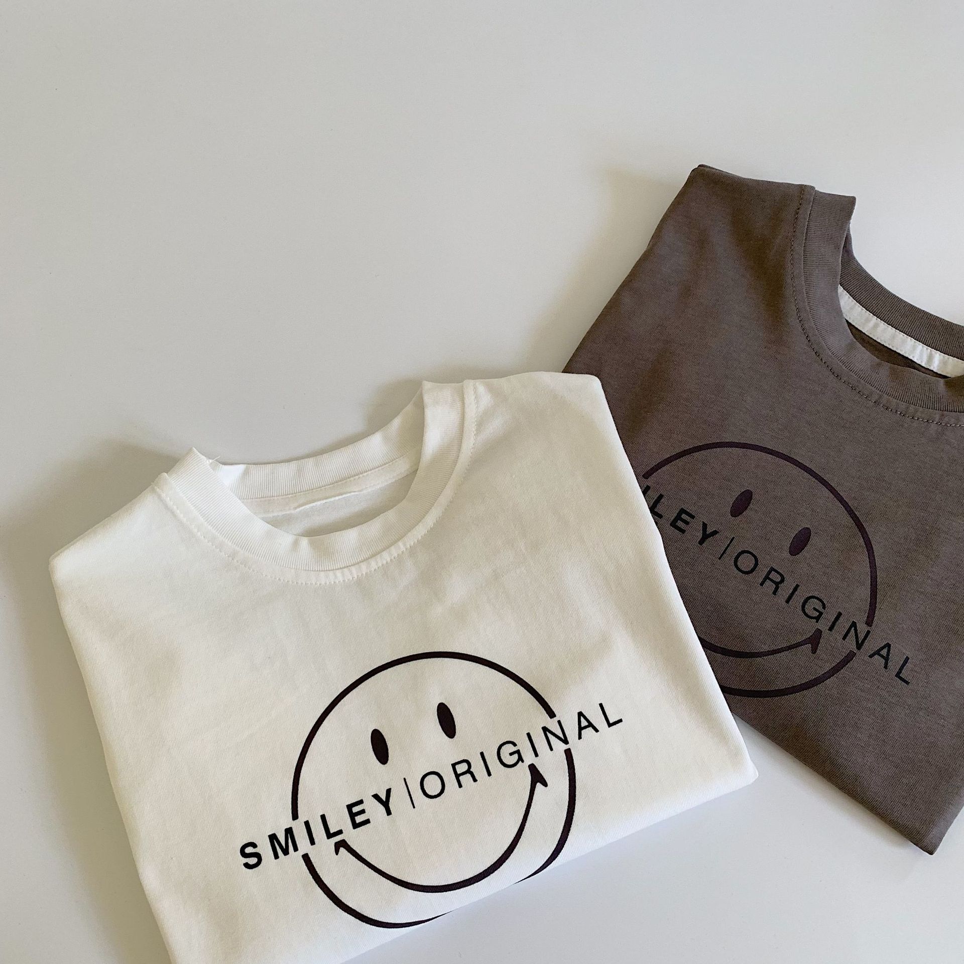 Mai Bao camiseta infantil 2025 primavera y otoño nuevos productos bebés estilo extranjero simple camiseta de base coreana de manga larga chaqueta de niño moda