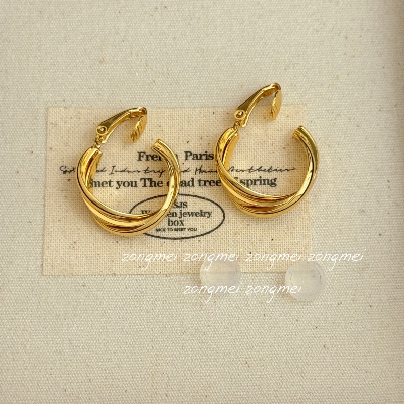 Gold resistance ear clip