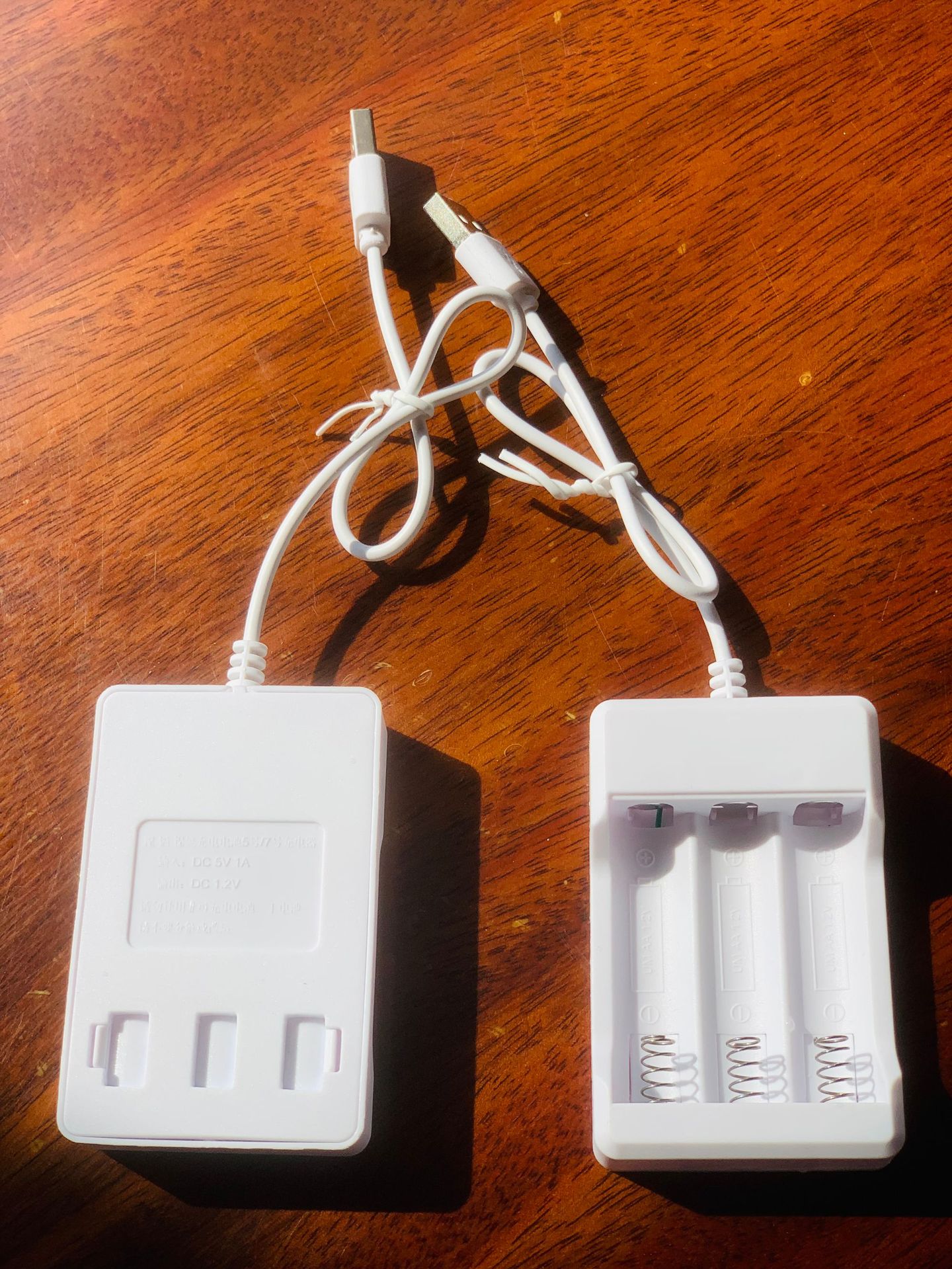 电池充电盒3位充电器 5号7号AA/AAA通用 小型快速镍镉 镍氢充电座