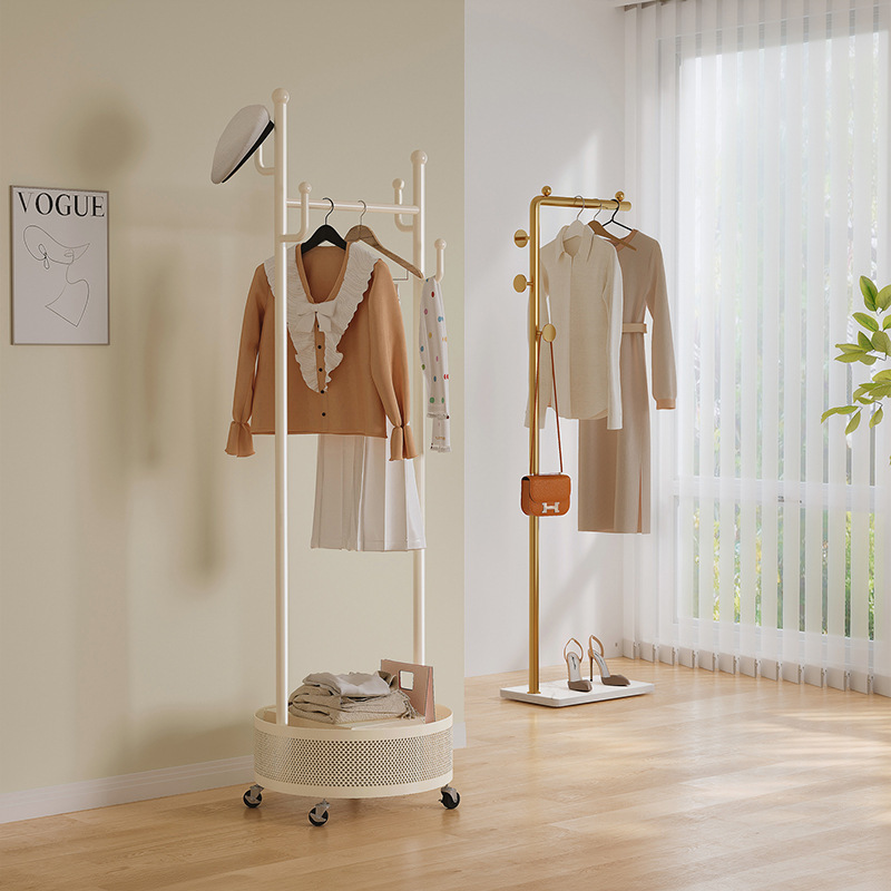 El estante de ropa simple en el dormitorio del piso al techo no ocupa un lugar en el hogar, la ropa de la habitación interior, el perchero, el poste de ropa pequeño, la ropa colgante, el secado