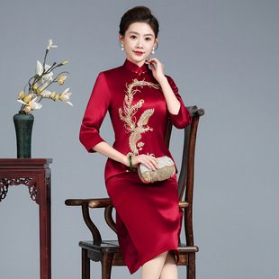 2024 New Xi mother-in-law embroidered Cheongsam noble mother wedding banquet dress elegant wedding dress Spring