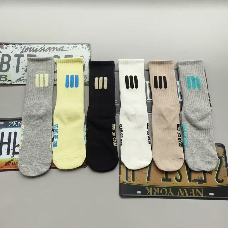 Thick Fog Candy-Colored Three-Stripe 3D Cotton Socks, Solid Color Mid-Tube Sports Socks, Versatile Ins-Style Trendy Socks for Men and Women Couples Thick Fog Candy-Colored Three-Stripe 3D Cotton Socks, Solid Color Mid-Tube Sports Socks, Versatile Ins-Style Trendy Socks for Men and Women Couples