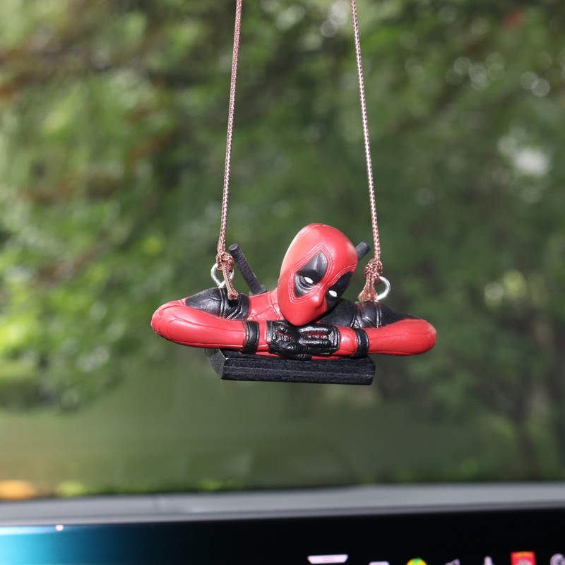 Columpio pato serie Deadpool coche retrovisor espejo colgante pequeño barato hecho a mano muñeca coche adornos para la lectura
