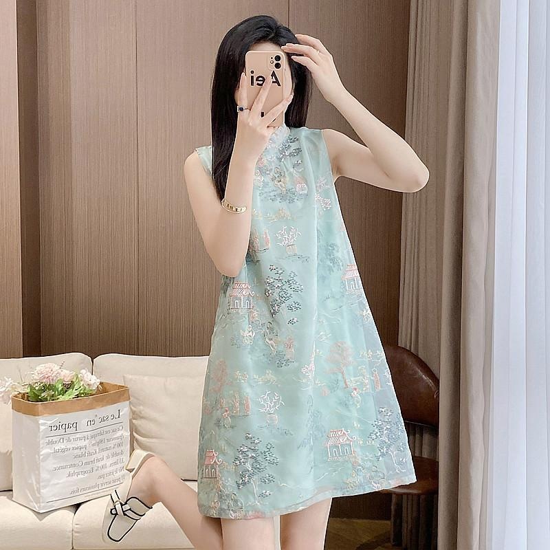 Women's new Chinese-style embroidered sleeveless cheongsam dress, a retro and elegant short skirt for summer, made of lightweight fabric