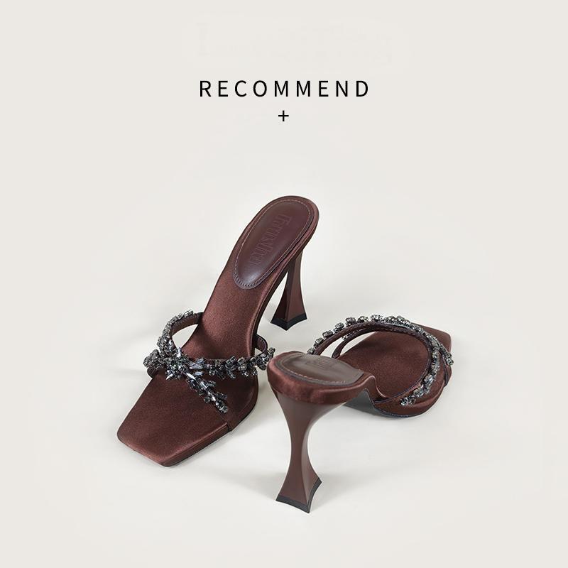 Sandals French Satin Rhinestone Chain 2026 Summer New Style Open-Toe Roman Style Square-Toe Outdoor High-Heeled Slippers for Women Sandals French Satin Rhinestone Chain 2026 Summer New Style Open-Toe Roman Style Square-Toe Outdoor High-Heeled Slippers for Women