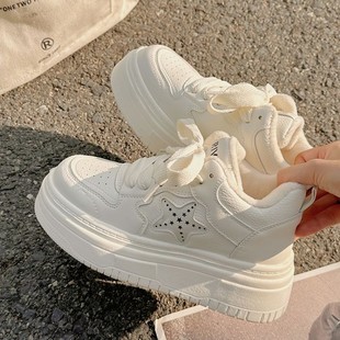 Girls' Shoes 2024 New Winter Children's fleece-lined sneaker Middle and Large Children's Two-Cotton Board Shoes Maillard Girls' Leather Noodles