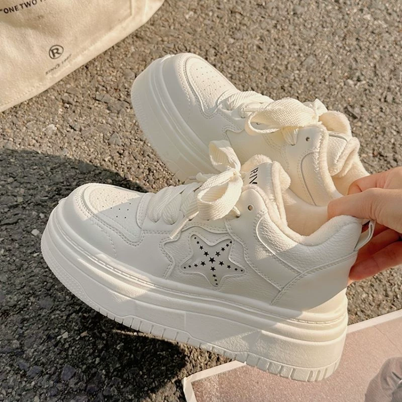 Женская обувь 2024 новые зимние детские бархатные кроссовки