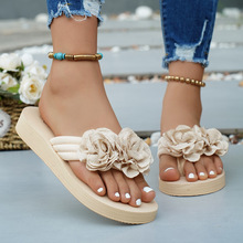 跨境外贸大码女鞋夏拖鞋花朵人字拖厚底拖鞋休闲百搭轻便沙滩鞋