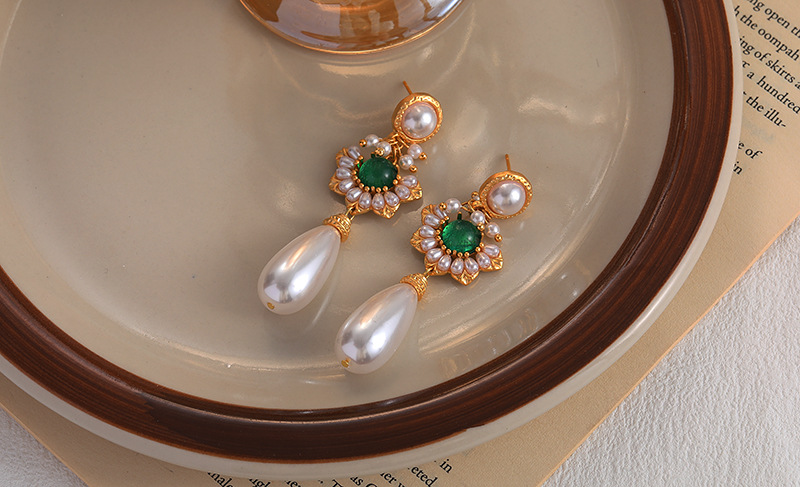 Vintage Style Flower Copper Plating Inlay Pearl Drop Earrings 1 Pair