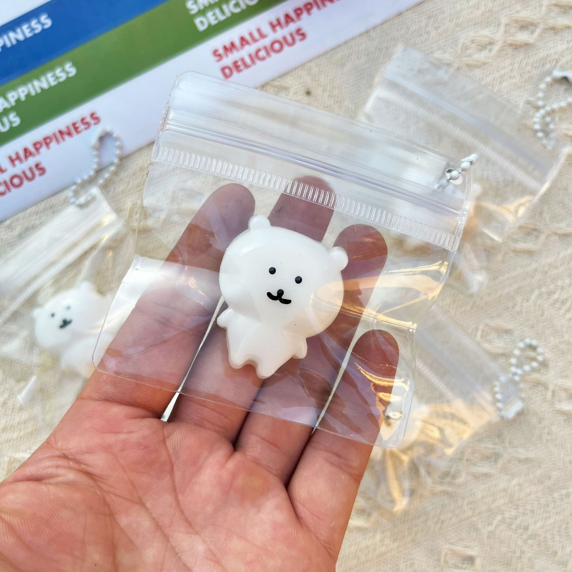 Self-deprecating bear xiao bi ga