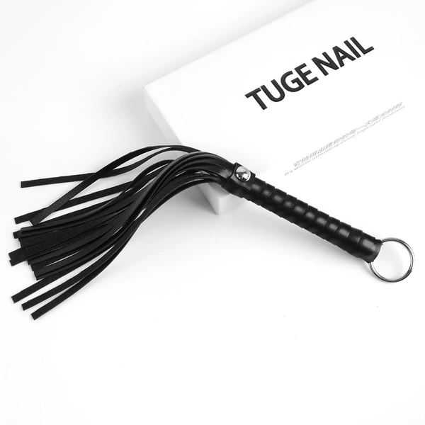 Iron ring leather whip black