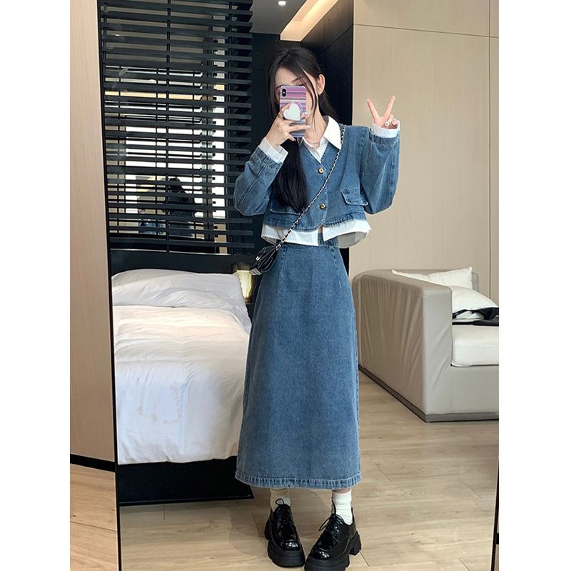 春装女2024年新款茶歇法式蓝色牛仔连衣裙小香风活泼减龄两件套装