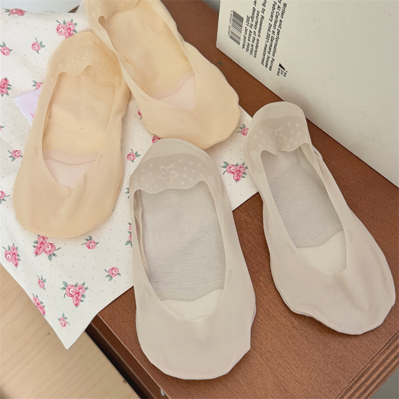 Spring and summer 2025 thin invisible ice silk boat socks women's cotton sole anti-wear sponge pad heel silicone non-slip Spring and summer 2025 thin invisible ice silk boat socks women's cotton sole anti-wear sponge pad heel silicone non-slip