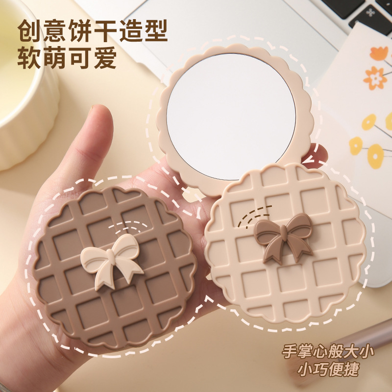 Galletas de doble cara espejo pequeño espejo de maquillaje plegable mujer portátil bolsillo de maquillaje mini espejo de mano de plástico redondo