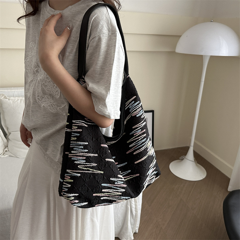 Casual versátil bolso de nylon para mujeres 2024 nuevo popular bolso de hombro de moda super caliente