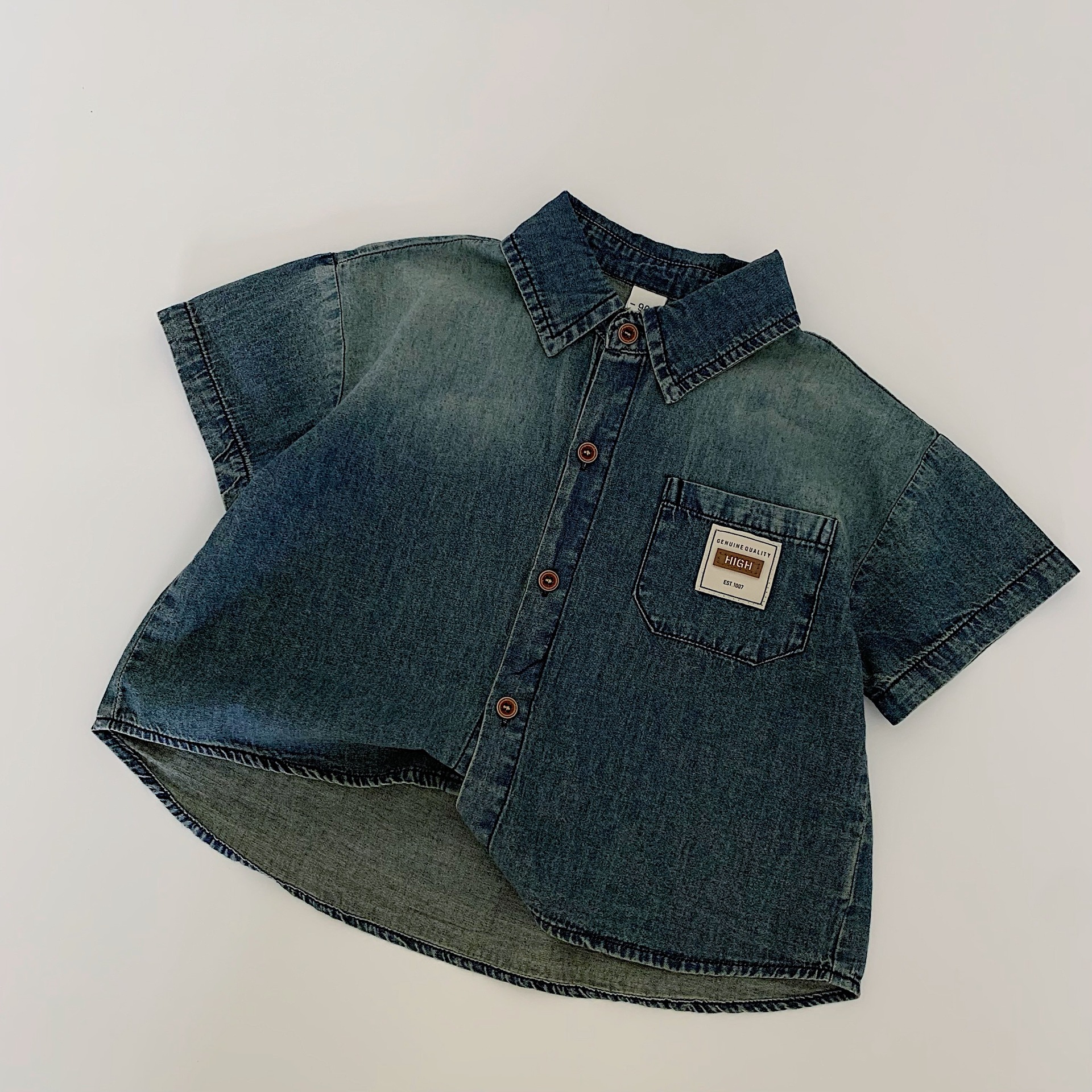 Camisa de mezclilla para niños Maibao 2025 verano nuevo estilo para niños coreanos camisa de manga corta para niños verano top a