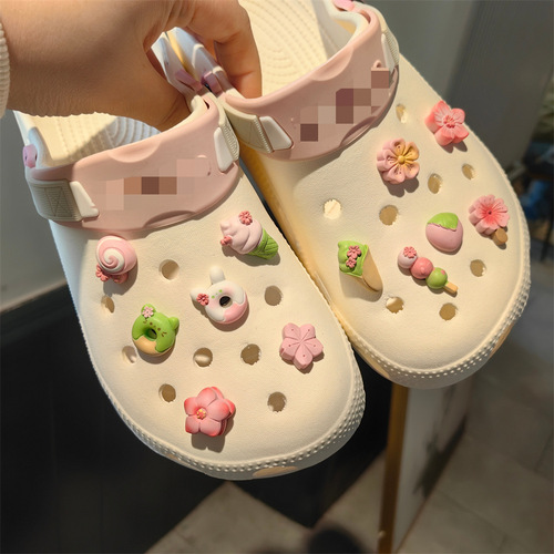 Spring and summer new style Sakura Rabbit Bear Girl Cute Croc Shoes Shoes Accessories Shoe Buckle Detachable Girls Slippers