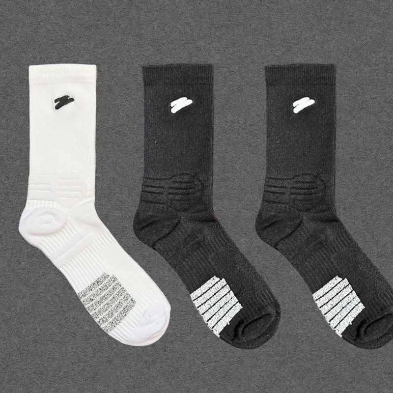 Embroidered UZI Summer Basketball Socks, Men's Breathable American-Style Long Sports Socks, Bullfight 1.0Z Embroidered UZI Summer Basketball Socks, Men's Breathable American-Style Long Sports Socks, Bullfight 1.0Z