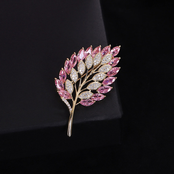 Sophisticated fashionable brooch with zircon